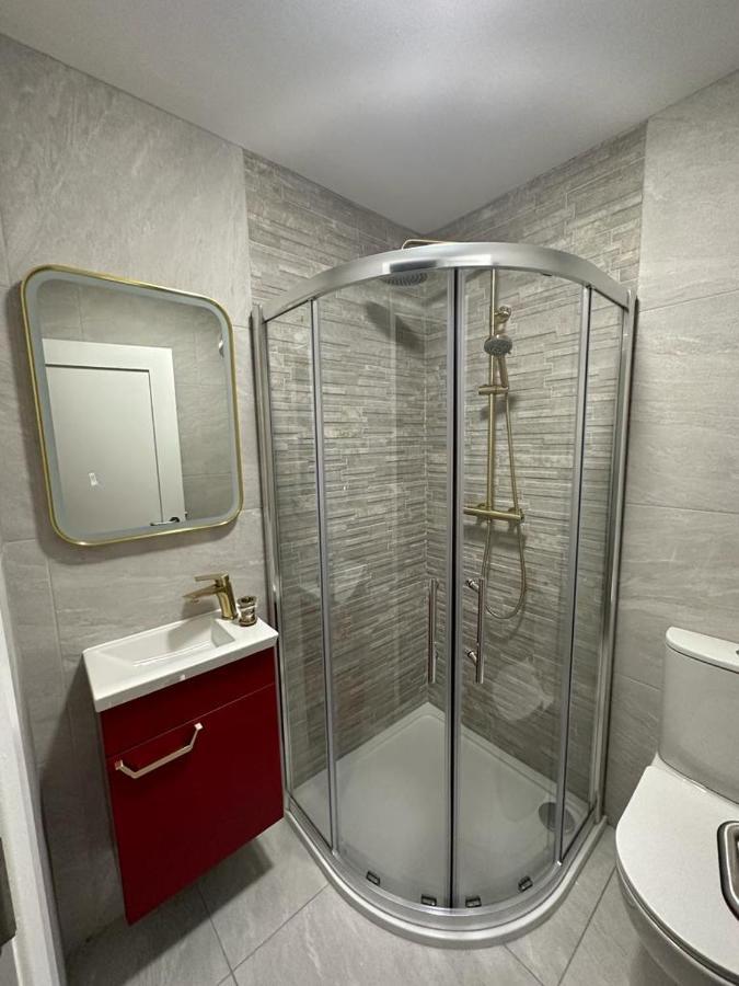 Mary Mullen'S Rooms Eyre Square. Galway Bagian luar foto