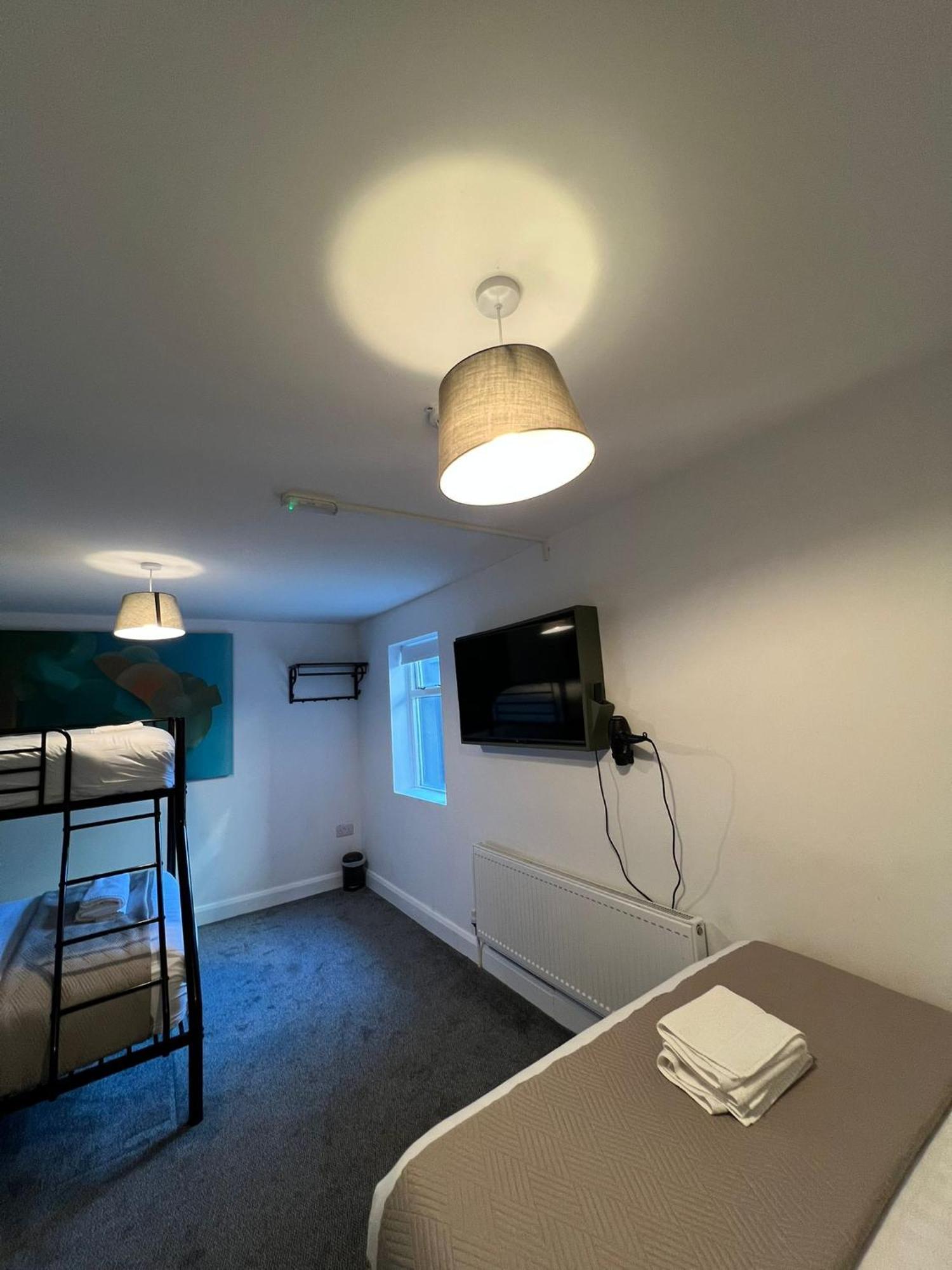 Mary Mullen'S Rooms Eyre Square. Galway Bagian luar foto