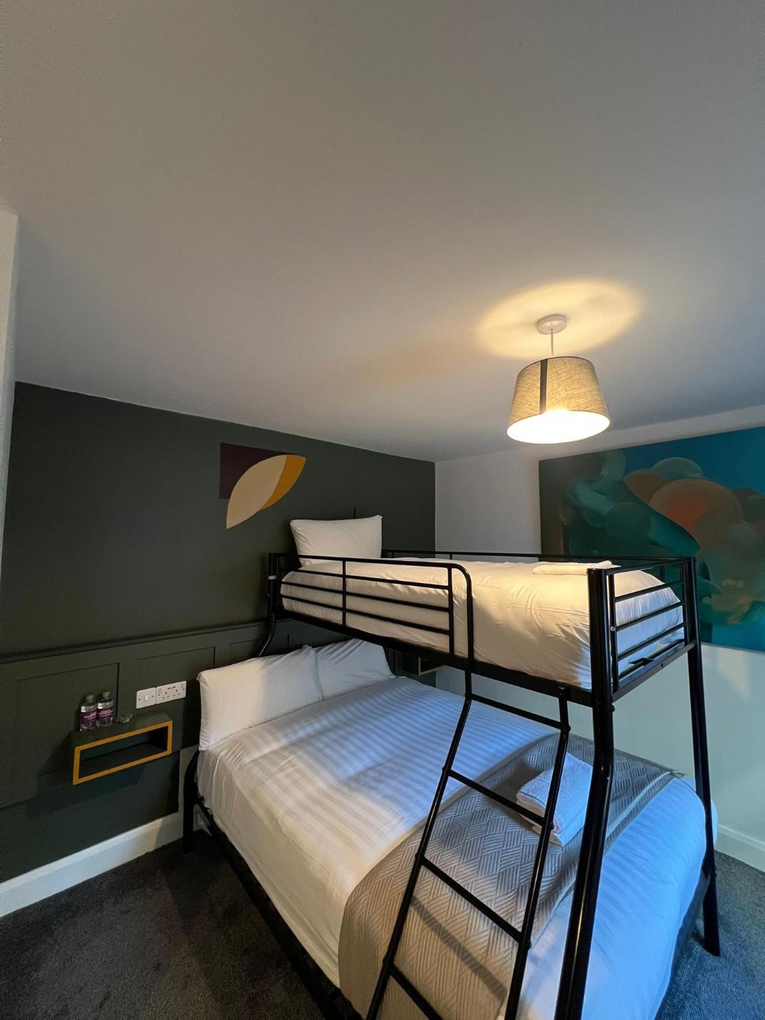 Mary Mullen'S Rooms Eyre Square. Galway Bagian luar foto